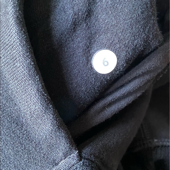Lululemon Jacket. - Picture 5 of 5